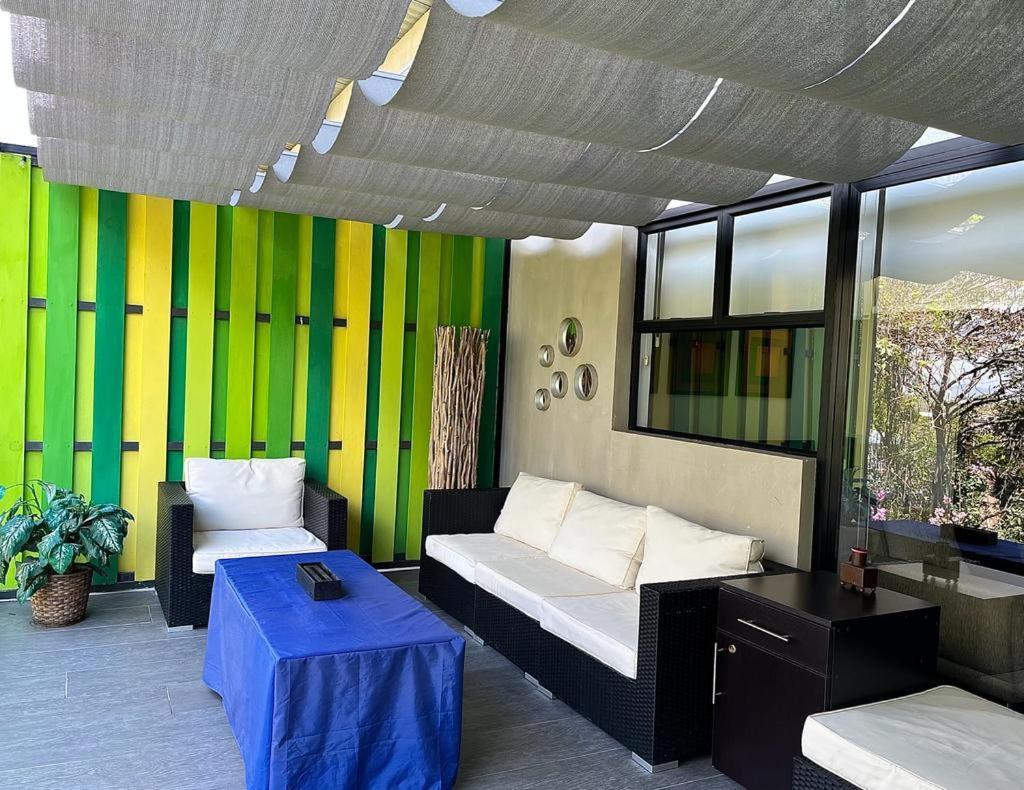 Bee Suites Santa Ana Zewnętrze zdjęcie