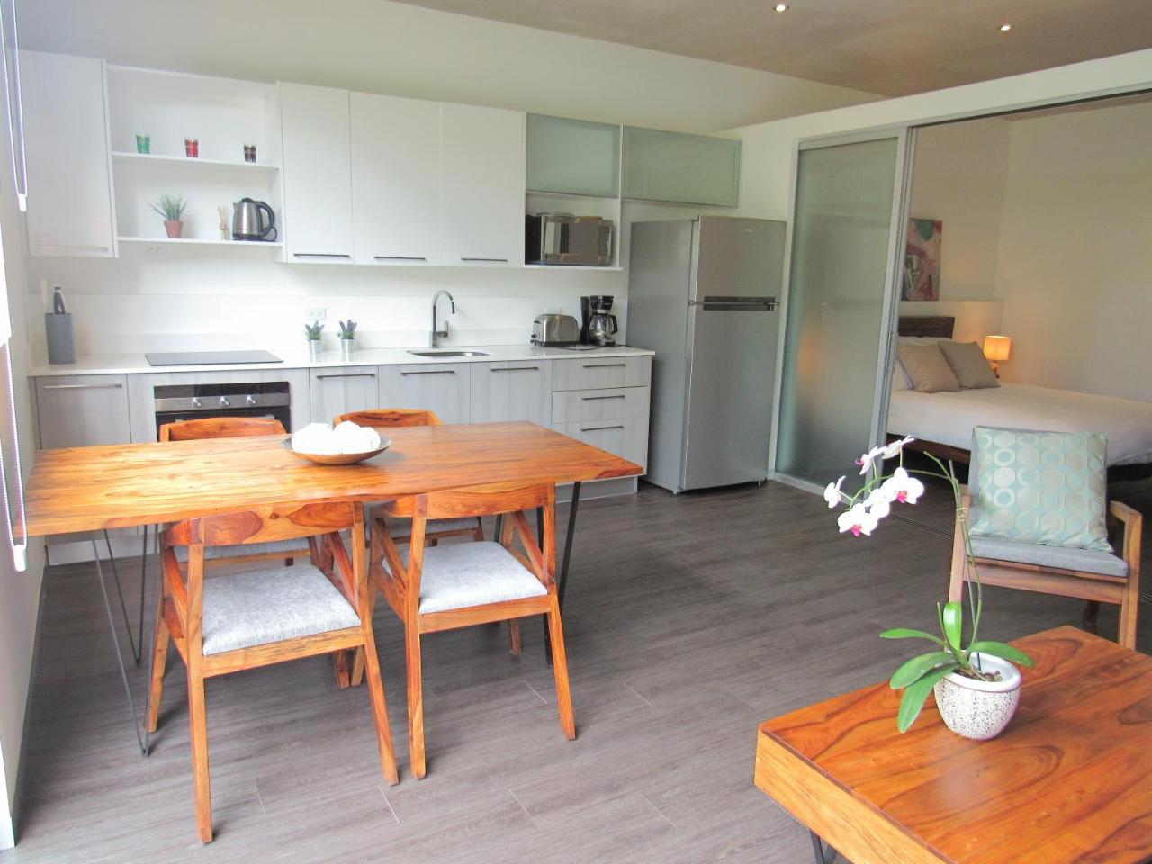 Bee Suites Santa Ana Zewnętrze zdjęcie