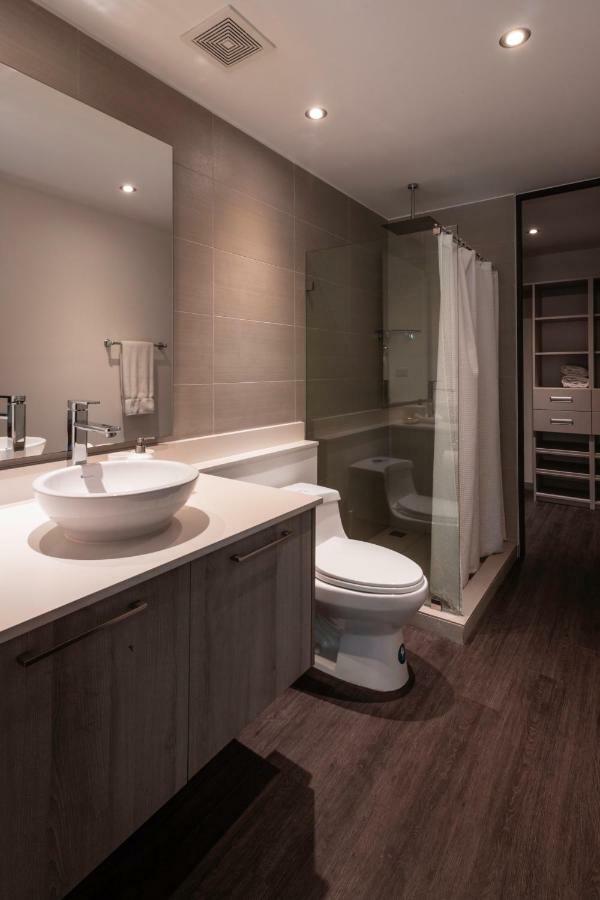 Bee Suites Santa Ana Zewnętrze zdjęcie