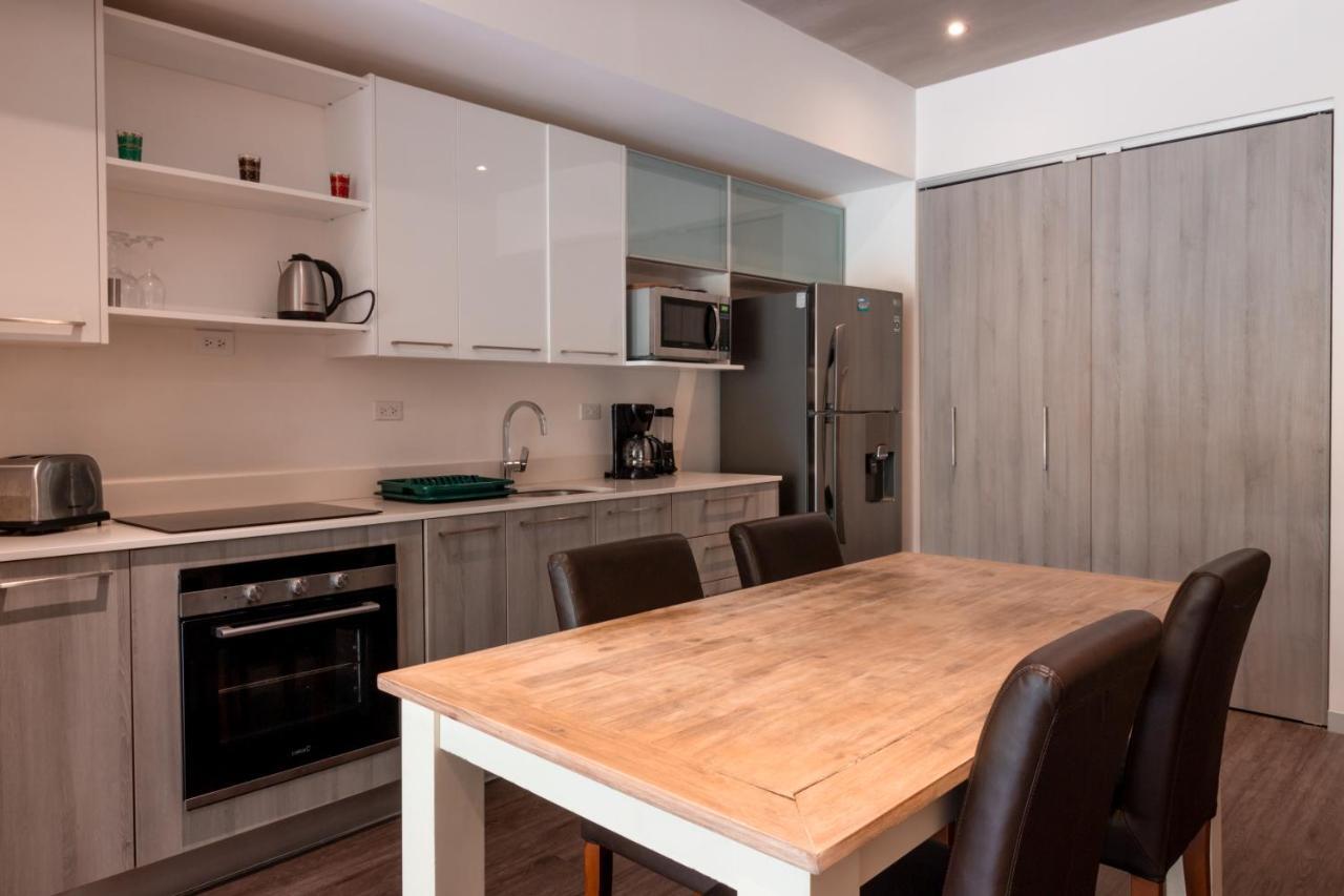 Bee Suites Santa Ana Zewnętrze zdjęcie